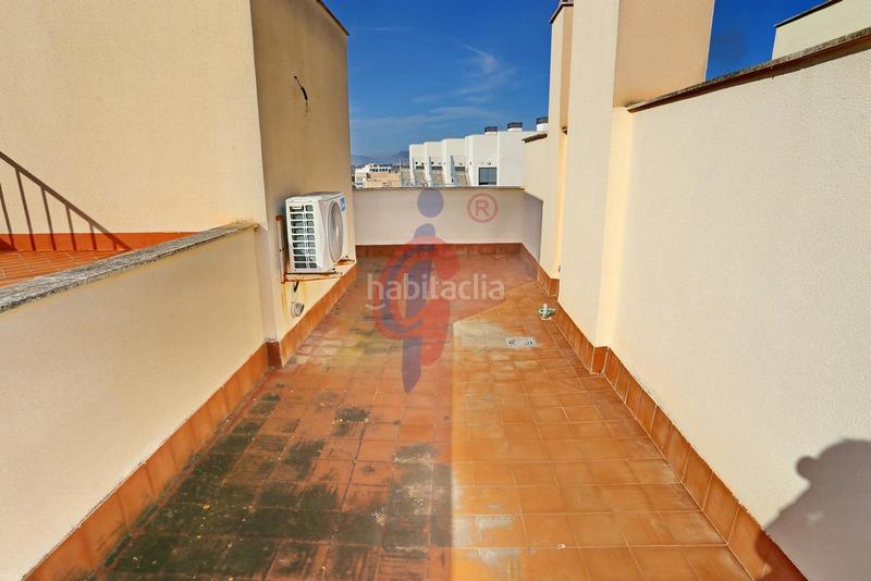 Foto 734794d7-2085-43cb-8d5a-3a25c30275ad. Attique dans calle médico basilio paredes 15 dans Puerto Deportivo Guardamar del Segura