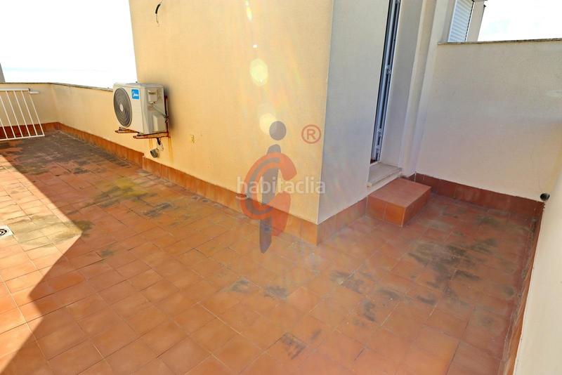 Foto 96fe71be-b4f8-418c-b9b0-561d5ebcd2c3. Attique dans calle médico basilio paredes 15 dans Puerto Deportivo Guardamar del Segura