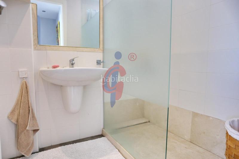 Foto c81fa536-486c-4c54-9cbf-bbc1d80da2df. Attique dans calle médico basilio paredes 15 dans Puerto Deportivo Guardamar del Segura