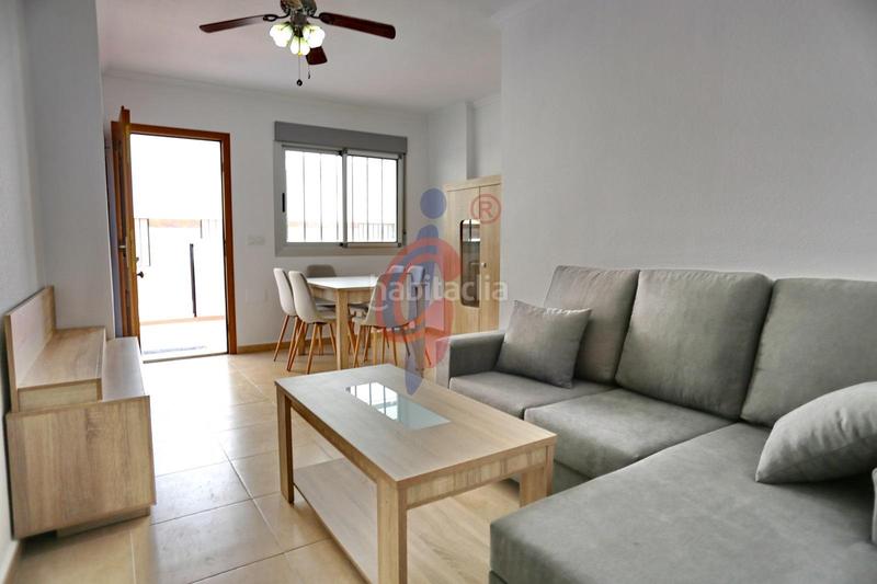 Foto 604556ad-c18e-4876-a569-bb6d10cdf9c4. Reihenhaus in avenida cortes valencianas 133 in Los Secanos Guardamar del Segura