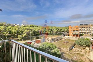 Apartament a Calle federico garcía lorca 30. Vivienda para reformar en ubicación previlegiada en guardamar de