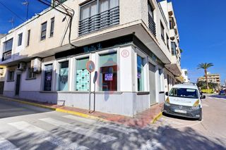 Local Comercial  Calle san pedro. Oportunidad en venta! local en esquina en guardamar del segura