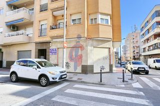 Geschäftsraum in Calle san pedro 69. Local en venta en guardamar del segura!