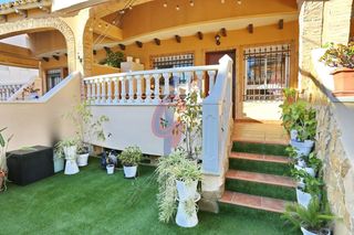 Casa adosada en Calle jaume de soler 1. Adosado en venta en los estaños, guardamar del segura!