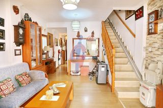 Duplex à Avenida cervantes 5. Dúplex en venta a 150 metros del mar!