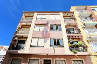 Apartament a Calle la paz 26. Tercera planta sin ascensor en venta con tres dormitorios!