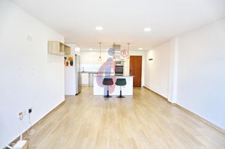 Apartament a Calle calle federico garcía lorca 32. Piso completamente reformado a 200 metros de la playa!