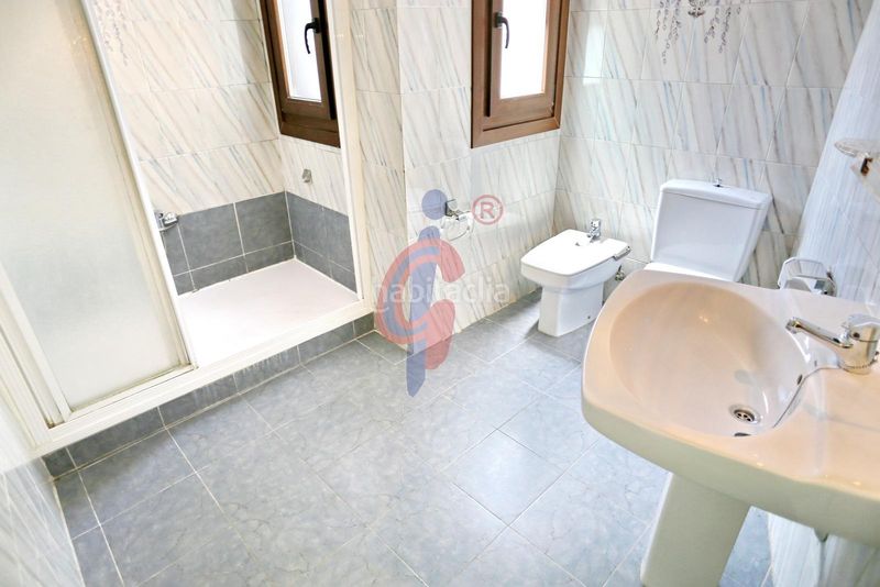 Foto b6b8f08a-1fe6-4937-a40e-4054f44300e4. Casa a calle santos abdón y senén 2 a Almoradí