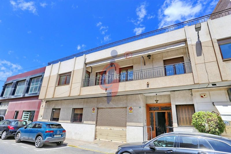 Foto f4f647bf-d1e2-47b3-bebf-17b698d46f30. Casa a calle santos abdón y senén 2 a Almoradí