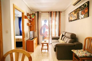 Pis a Calle hermanos bazán 13. En venta apartamento de dos dormitorios en las viñas con orienta