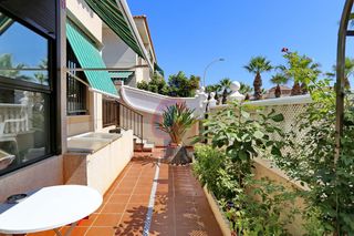 Planta baixa en Calle avenida cervantes 62. D�plex en planta baja en las vi�as iii, guardamar del segura
