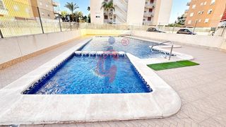 Apartament a Calle ingeniero juan garcía 66. Apartamento de 2 dormitorios con piscina y parking en el puerto