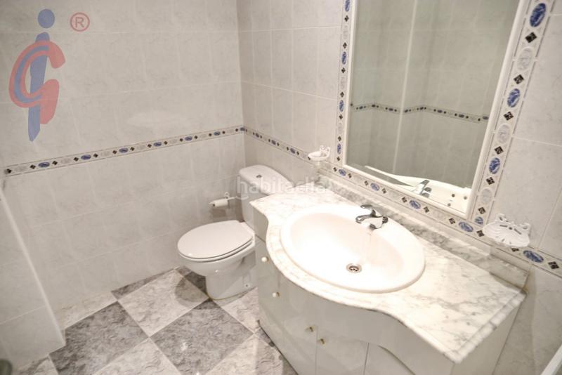 Foto 126cb361-958a-4af7-a8b3-d481efd4b014. Geschäftsraum in calle pintor antonio lopez 13 in Guardamar del Segura