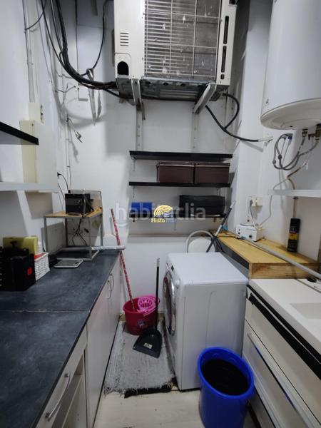 Foto c452a7e8-678c-4a3b-8ed0-2855e942c4cf. Alquiler local comercial traspaso de peluqueria para empezar ya en Sagunt