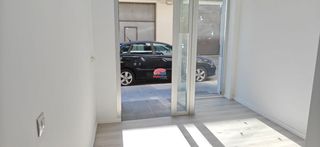 Local Comercial a Centro-El Castillo. Estupendo local comercial