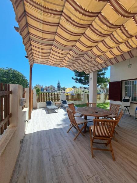 Foto f9803d13-e655-4aca-9815-faa98f63ff7a. Casa adosada precioso adosado en zona malvasur en Sagunt