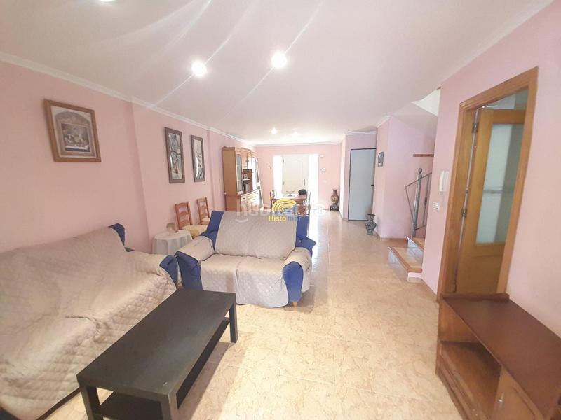 Foto 50e60575-9482-4811-8f86-f8d4b2104e83. Casa a schiera con parcheggio in Corinto-Almardà Sagunt