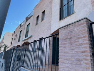 Maison jumelée à Faura. Vivienda adosada en faura, con encanto, muy bien equipado, buen