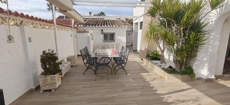 Foto f2c75714-74d7-47f8-81b2-b8f1055d370a. Xalet amb calefacció aparcament piscina a Corinto-Almardà Sagunt