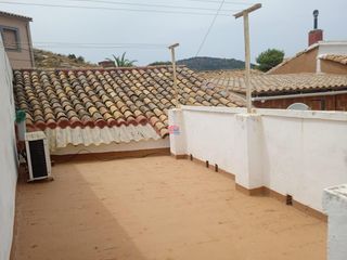 Haus in Centro-El Castillo. Encantadora casa en el corazón de sagunto por 150,000