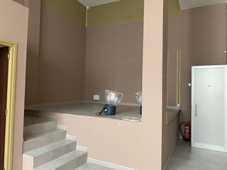 Rent Business premise  N/a. Local en vallcalent 65m2