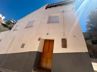 Casa  N/a. Magnifica casa con patio reformada