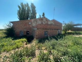 Mas  Carrer bell-lloc. Parcela rustica con casa urbana