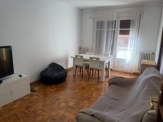 Rent Flat  Carrer del rejolar. Piso para estudiantes 3 hab