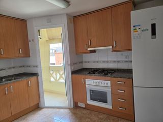 Etagenwohnung  Passatge empordà. Piso zona alta para entrar a vivir
