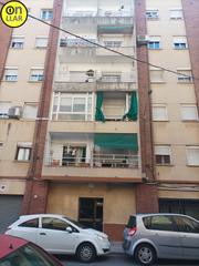Pis  Corts catalanes. Piso a reformar 2 hab, 1 bao, ascensor