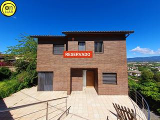 Maison à Carrer sant agusti 6. Precio negociable !!! casa amb piscina