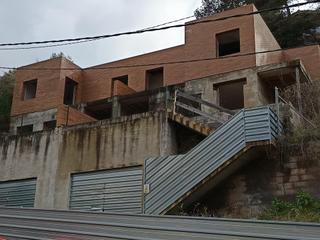 Maison à Carrer coll monner de 6. Oportunidad dos casas adosadas en construcción