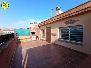 Piso  Carrer gallecs. Ático, 5 sin ascensor, 3 hab, gran terraza, barbacoa