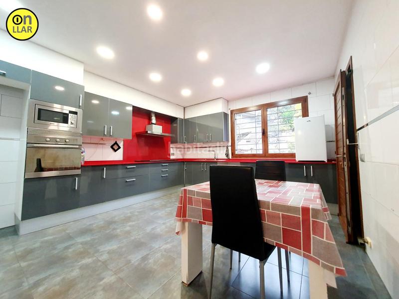 Foto e2f7ce4f-9a4c-45fe-80f8-a267e67bc2d9. Casa con parcheggio in Urbanitzacions Mataró