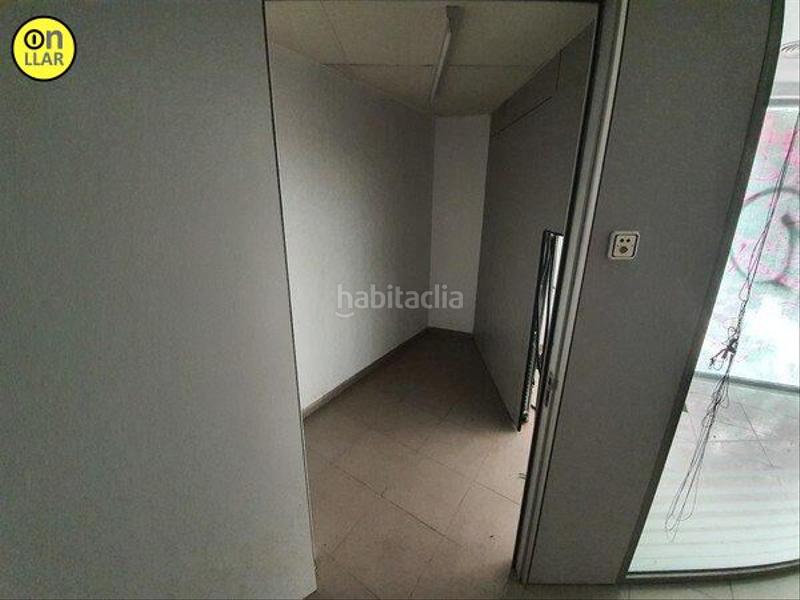 Foto 80ecbc6f-16f8-4eac-8b5a-5bd235633924. Locale commerciale in Joan Prim Granollers