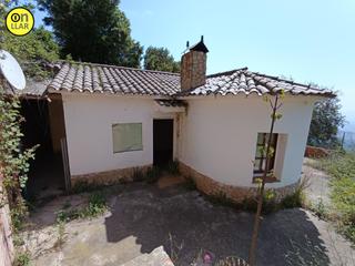 Masia a Caldes de Montbui. Casa con terreno en caldes de montbui  oportunidad para reformar