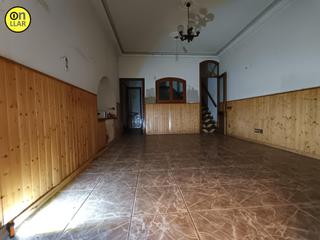 Maison  Carrer nou. Amplia casa en sant llorenç savall  oportunidad de inversión