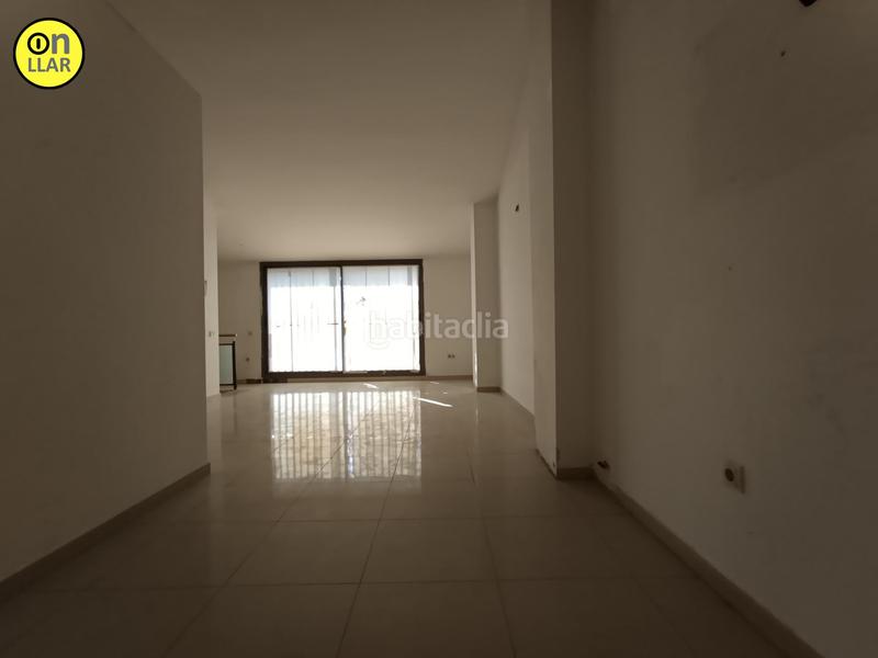 Foto f9dfe958-a145-4bef-bd16-2756821cccc8. Pis a Canovelles