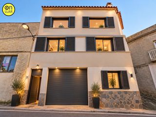 Casa  Carrer fages de climent. Vivienda en venta en c. fages de climent, 1, vilasacra, girona