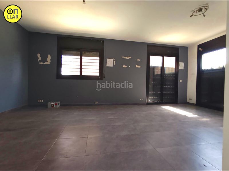 Foto 4b2c6269-eb6e-4265-8728-07960c0c8423. Casa amb calefacció aparcament a Montmeló