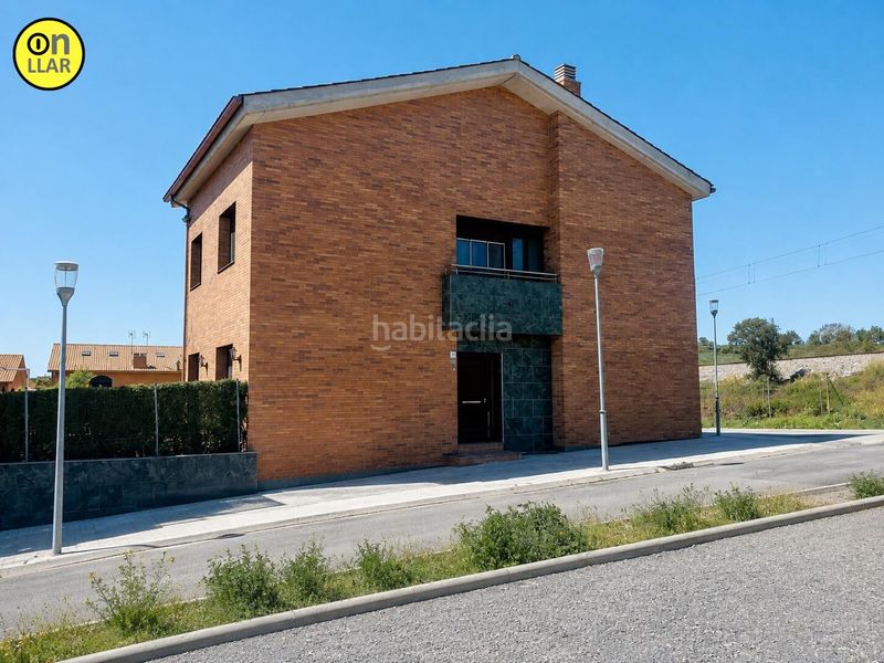 Foto feb4c130-bfee-4fb2-8bb8-f264a8f5faf4. Casa amb calefacció aparcament a Montmeló