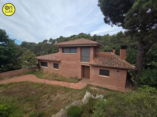 Haus  Carrer alosa de l'. Vivienda en venta en c. alosa, 11, vilanova del valles, barcelon