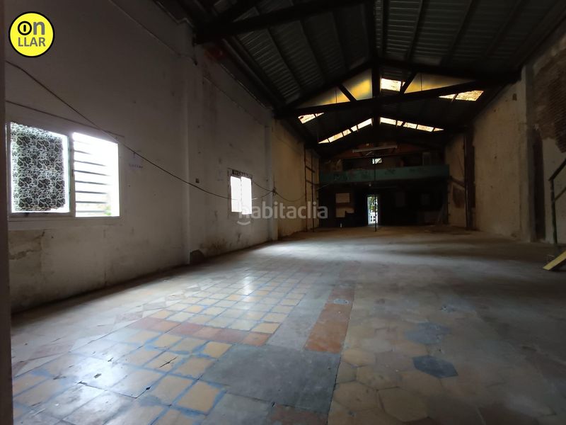 Foto d3ae39c1-7034-414a-9850-c9f25e6ae7c2. Edificio in Montmeló