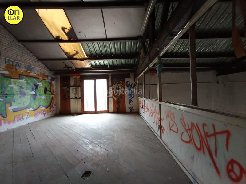 Foto f0c113a5-b5cb-4d1b-96d6-40086535cce3. Edificio in Montmeló