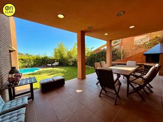 House in Ametlla del Vallès (L´). Casa con piscina en lametlla del vallès zona pinar i portús