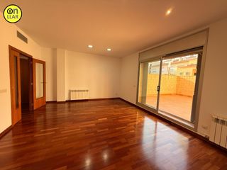 Affitto Appartamento in Can Illa. Exclusiva planta baixa amb pati privat i piscina comunitària