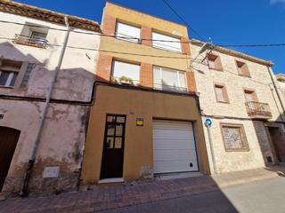 Casa  Carrer sant cristòfol. Casa de pueblo en la secuita