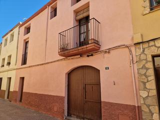 Casa  Carrer verge de loreto. Casa de pueblo en ulldemolins  priorat