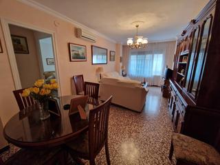 Pis  Carrer reial. Piso de 3 habitaciones en calle reial