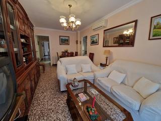 Pis  Carrer reial. Piso de 3 habitaciones en calle reial